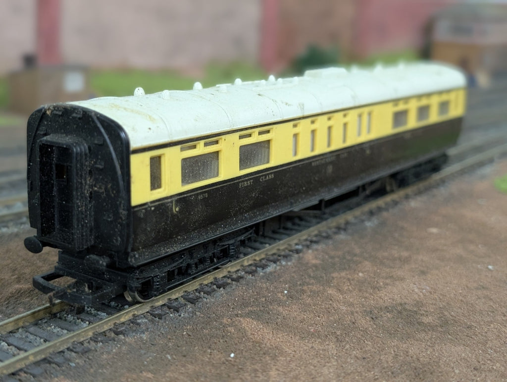 Hornby R454 OO Gauge GWR Collett Restaurant Coach 9578