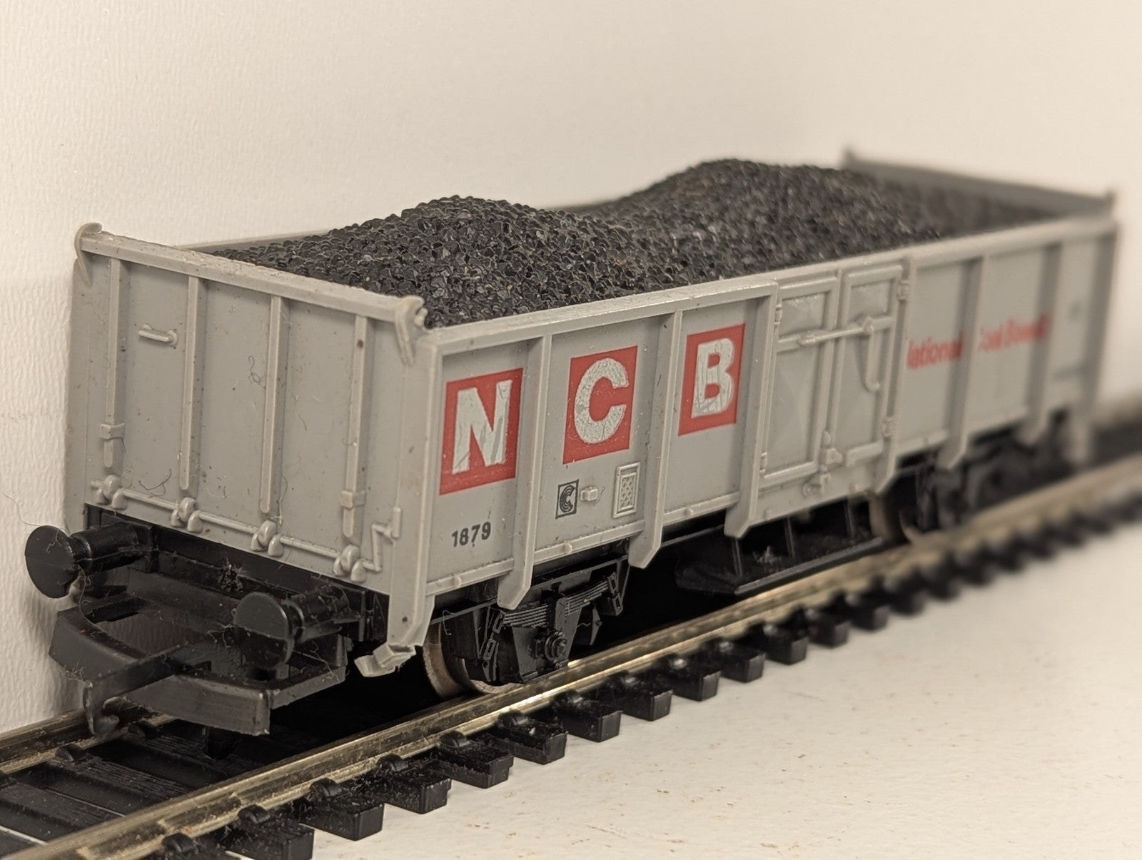 Lima OO Gauge National Coal Board 21 Ton Mineral Wagon Goods Wagon 1879 NCB Grey