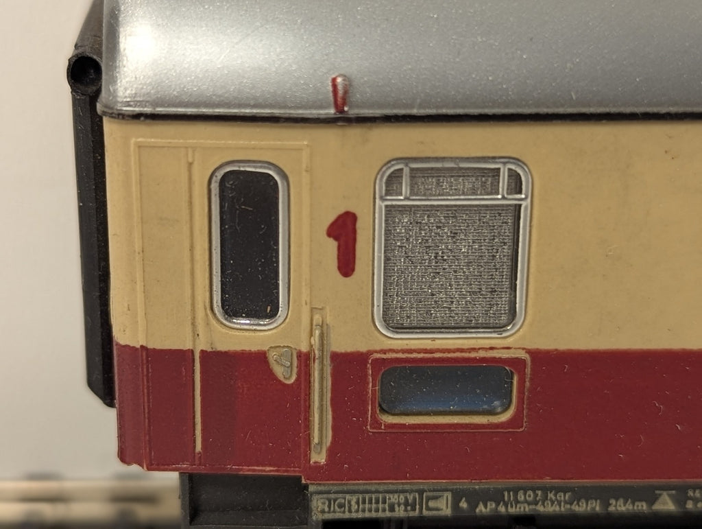 Fleischmann HO Gauge DB TEE 1st Class Open Coach AP4üm-61 Passenger Coach