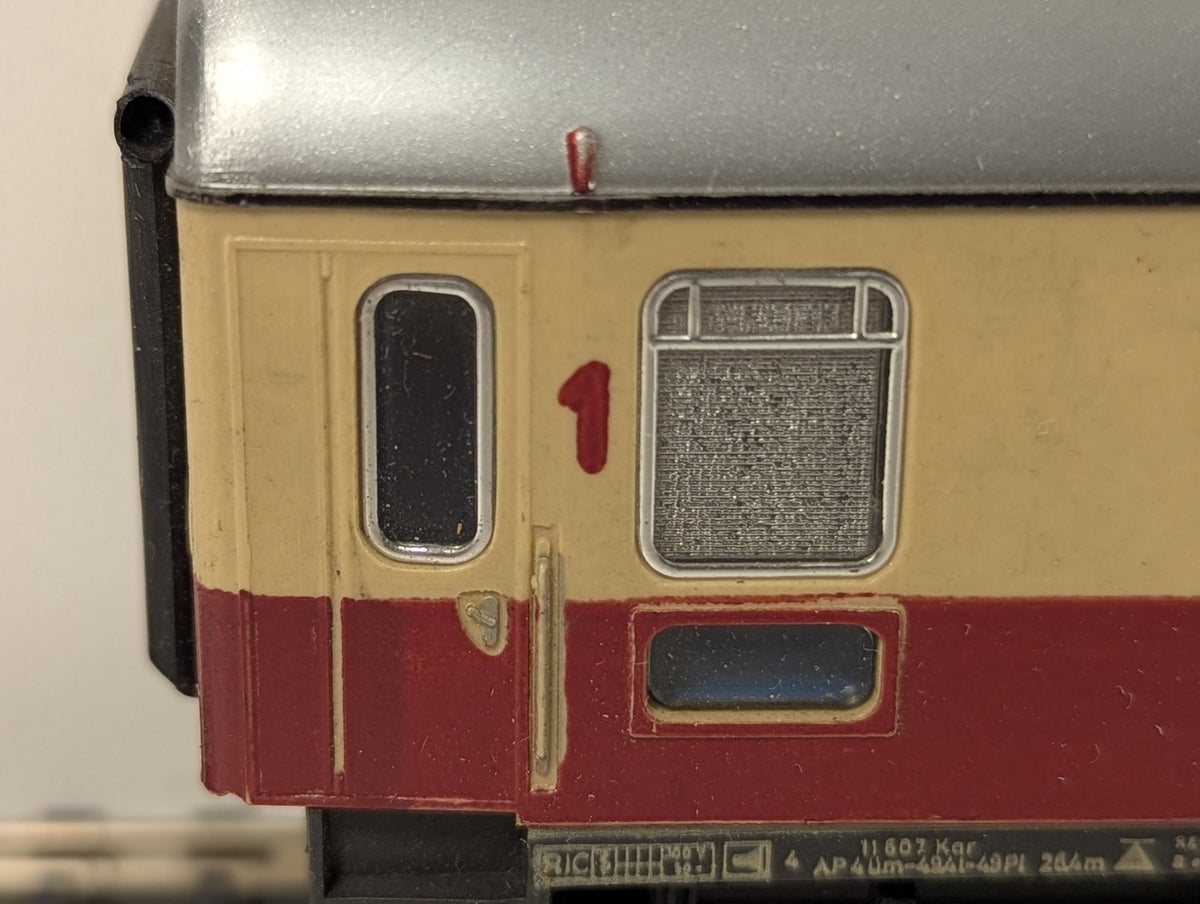 Fleischmann HO Gauge DB TEE 1st Class Open Coach AP4üm-61 Passenger Coach