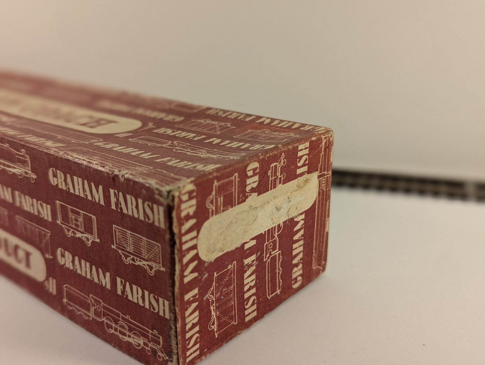 Graham Farish OO Gauge Southern Railway Green Third Class Coach Boxed