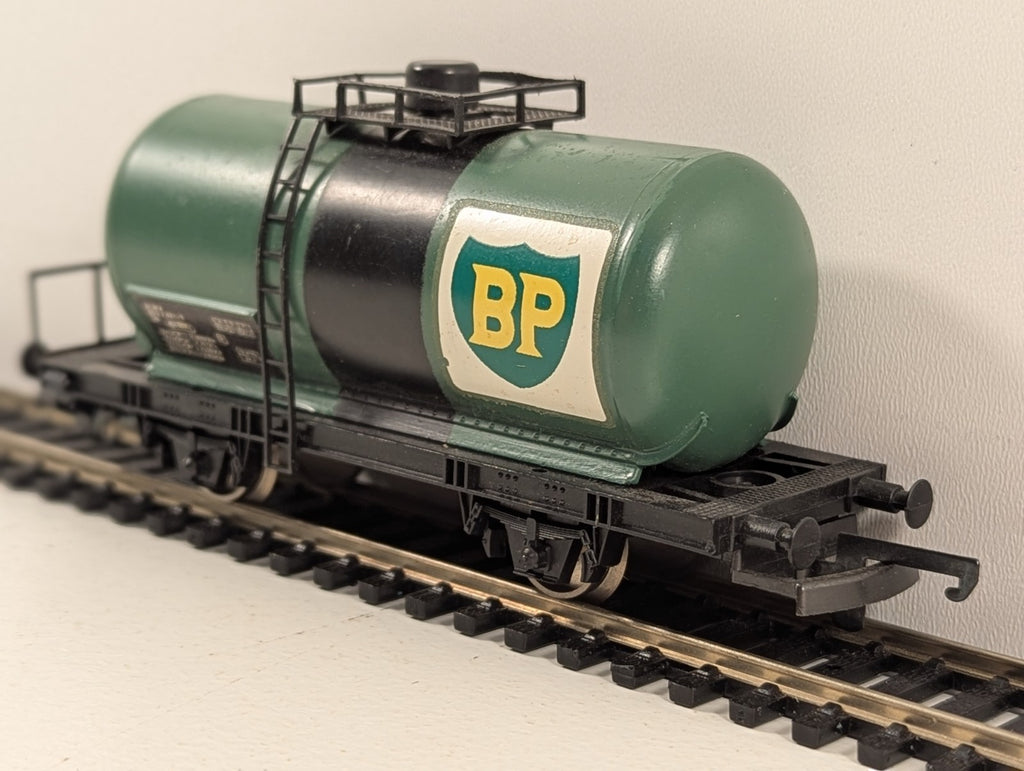 Lima HO Gauge BP Green Tanker Wagon