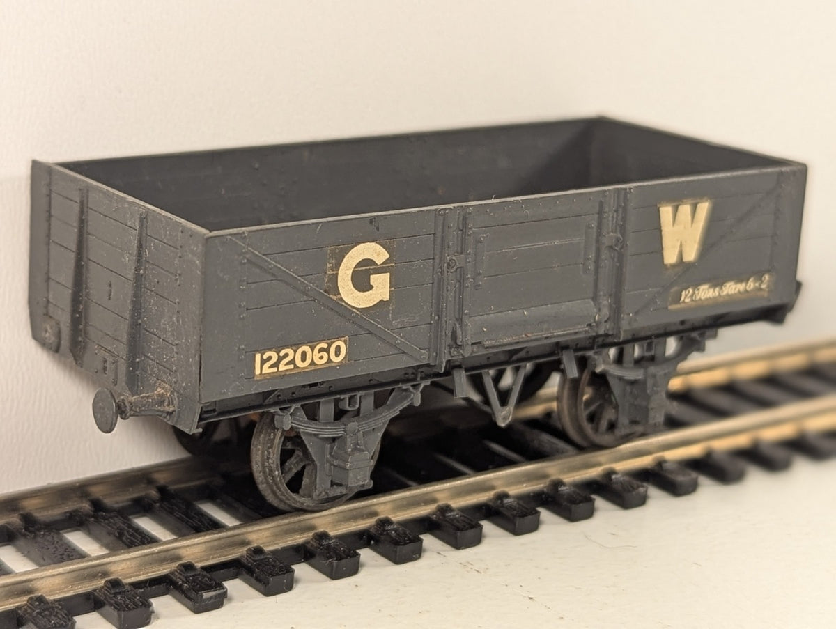 Peco OO Gauge GWR 5 Plank Open Wagon – Built Kit and missing 2 buffers