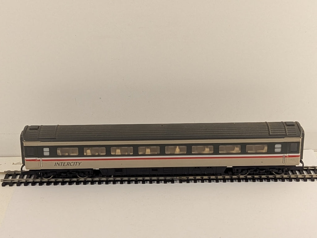 Hornby OO Gauge BR Mk3 Tourist Second Open (TSO) Passenger Coach 42