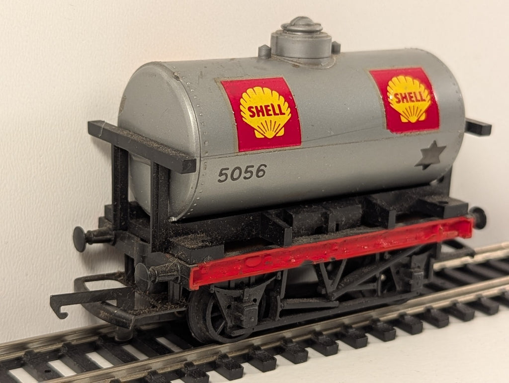 Tri-ang Hornby R.12 Shell Tank Wagon No. 5056 – OO Gauge