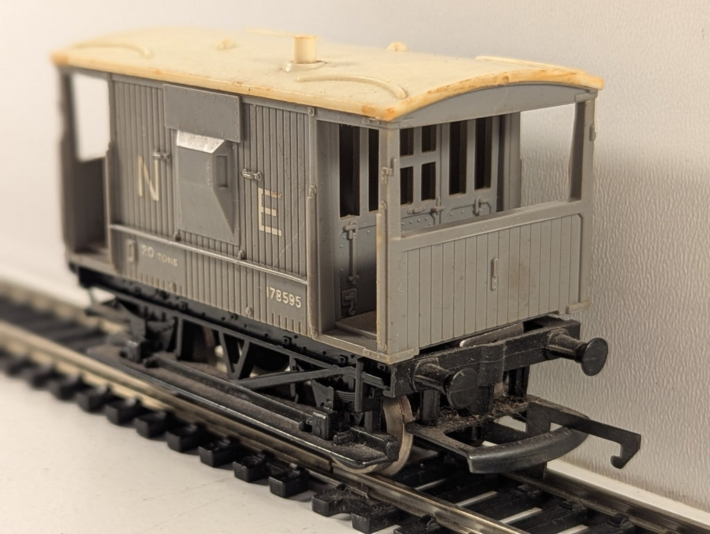 Hornby Railways R215 OO Gauge North Eastern Brake Van - Boxed
