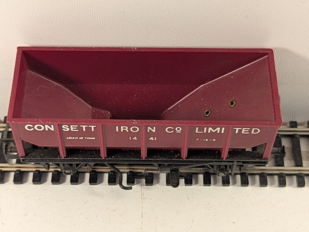Tri-ang R214C OO Gauge Consett Iron Ore Wagon - missing coupling