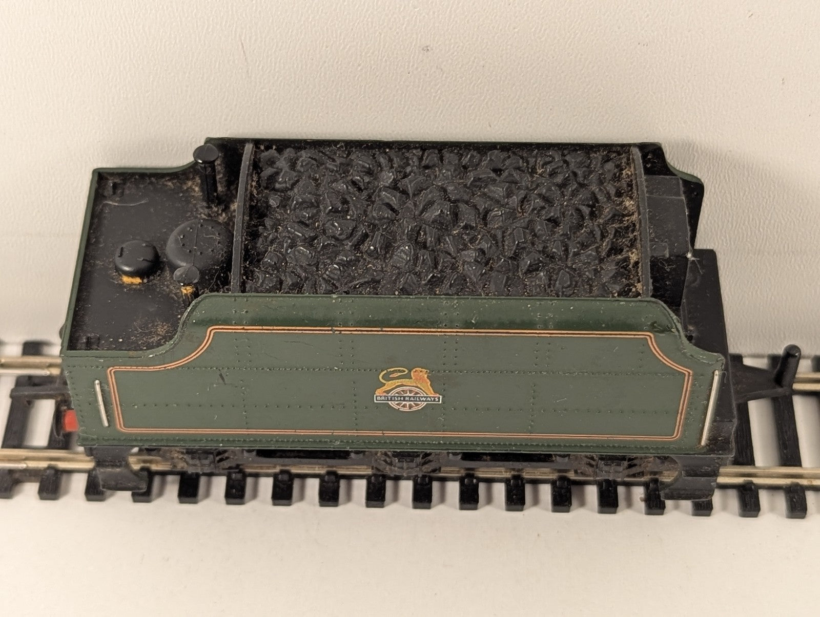 Mainline OO Gauge BR 6-Wheel Tender BR Green