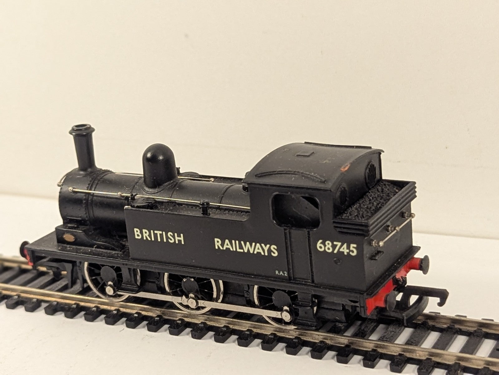 Mainline Class J72 0-6-0T Tank Locomotive BR Black No.68745  - Needs Attention