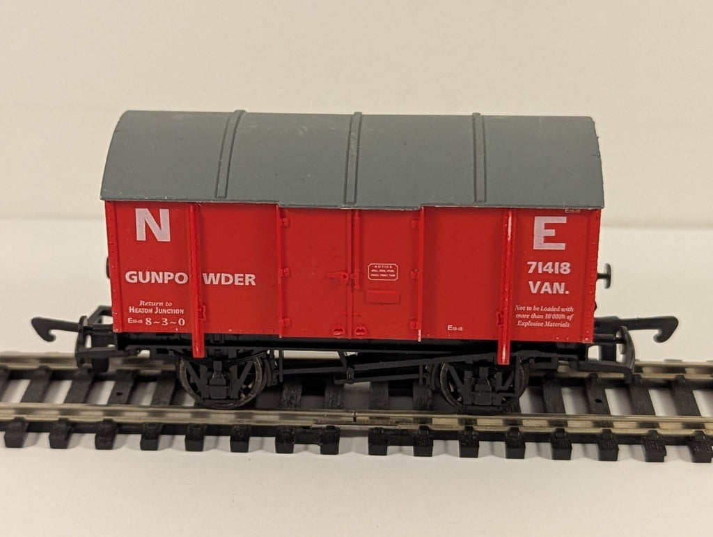 Dapol OO Gauge North Eastern Railway Gunpowder Van