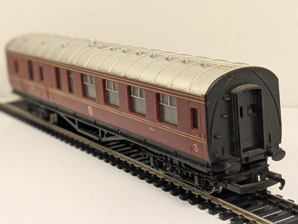 Hornby OO Gauge R423 LMS Brake 3rd Coach 5644
