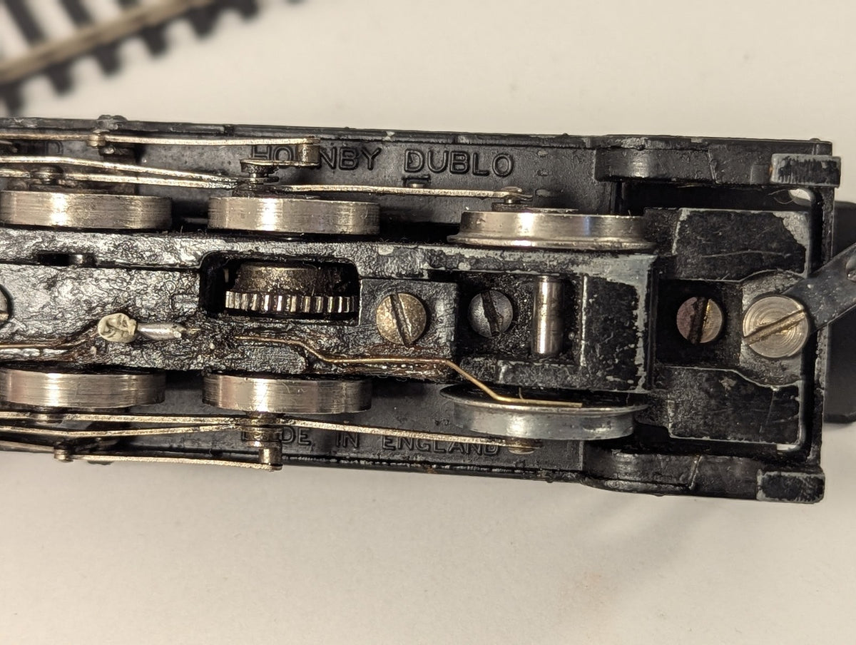 Hornby Dublo OO Gauge Class 8F 2-8-0 Steam Locomotive 48336 BR Black 2235