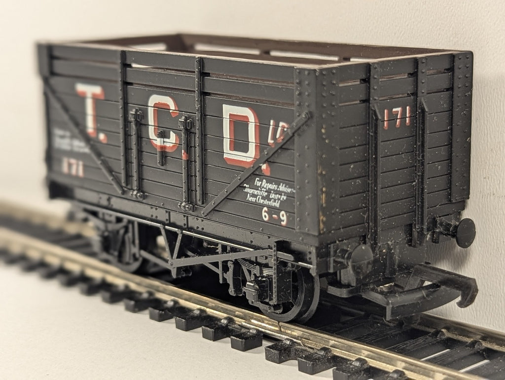 Mainline OO Gauge 7 Plank Wagon T.C.D. Ltd Goods Wagon 171 T.C.D. Ltd Black