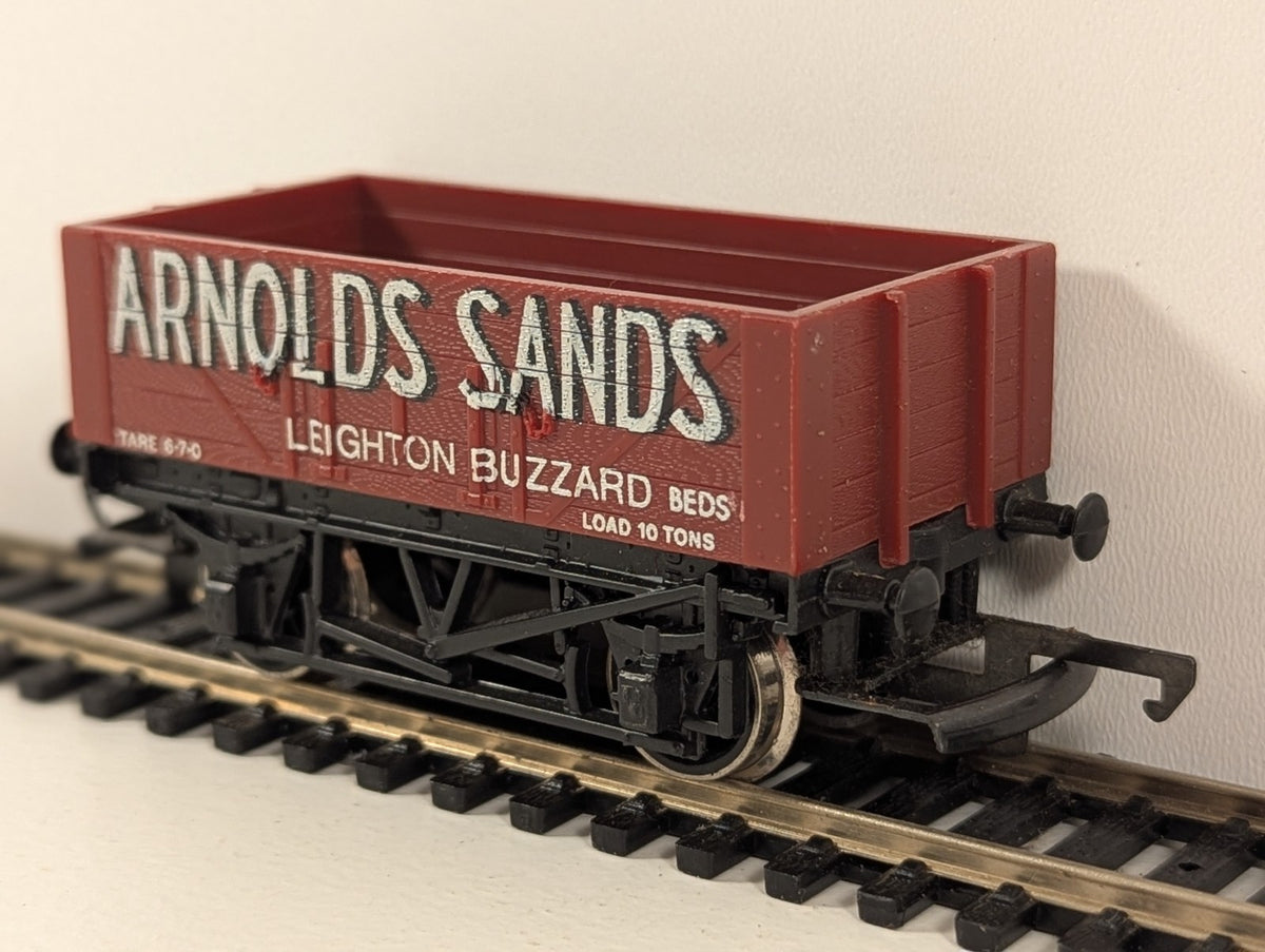 Hornby R097 OO Gauge Arnold Sands 5-Plank Wagon