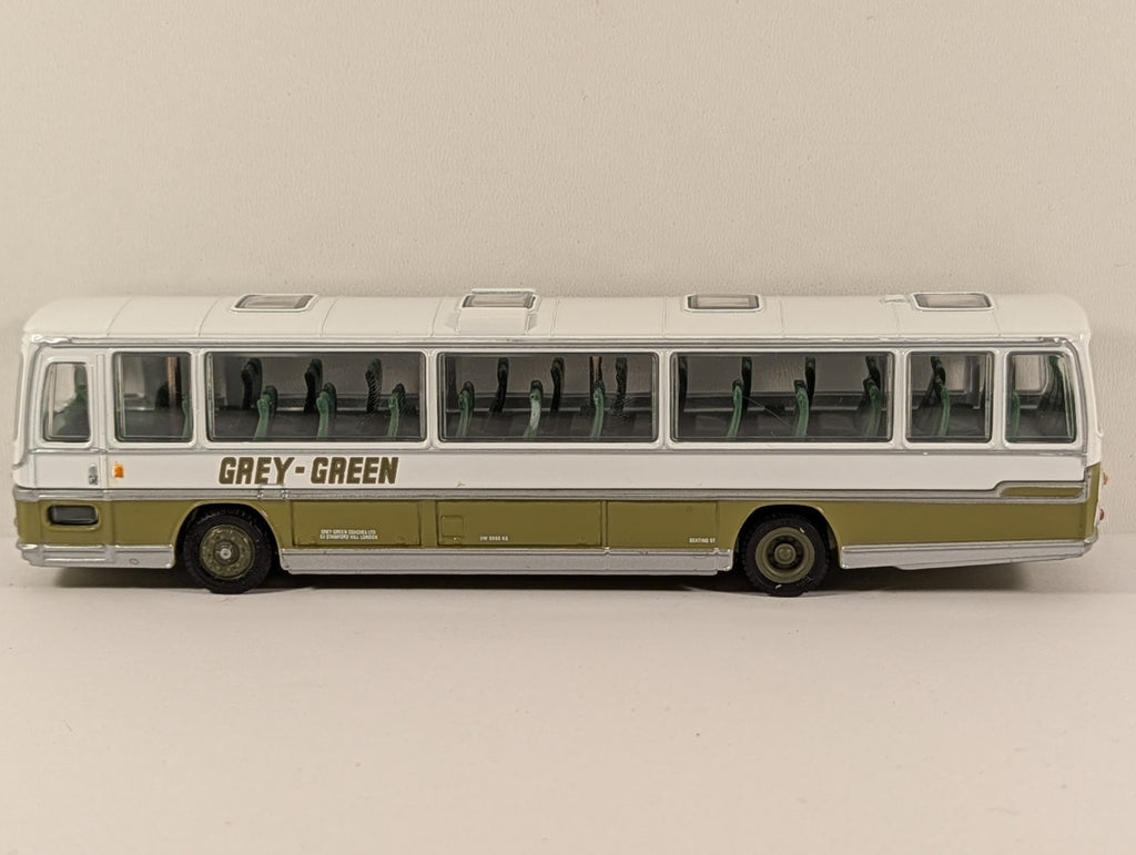 EFE Plaxton Coach – Tottenham to Manchester – British Bus Model