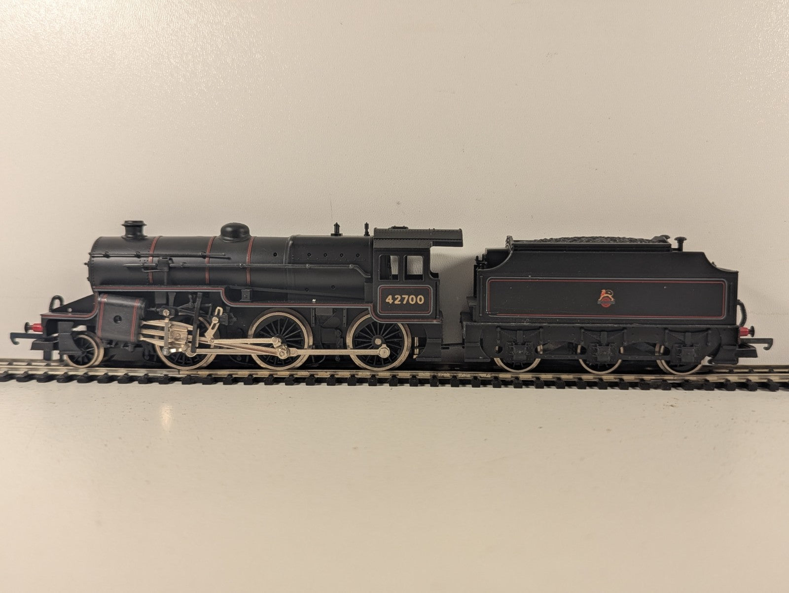 Lima OO Gauge Hughes Crab 2-6-0 Steam Locomotive 42700 BR Lined Black