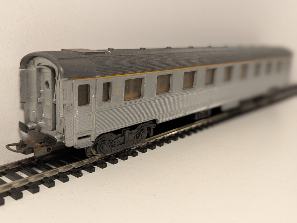 Lima HO Gauge SNCF Passenger Coach