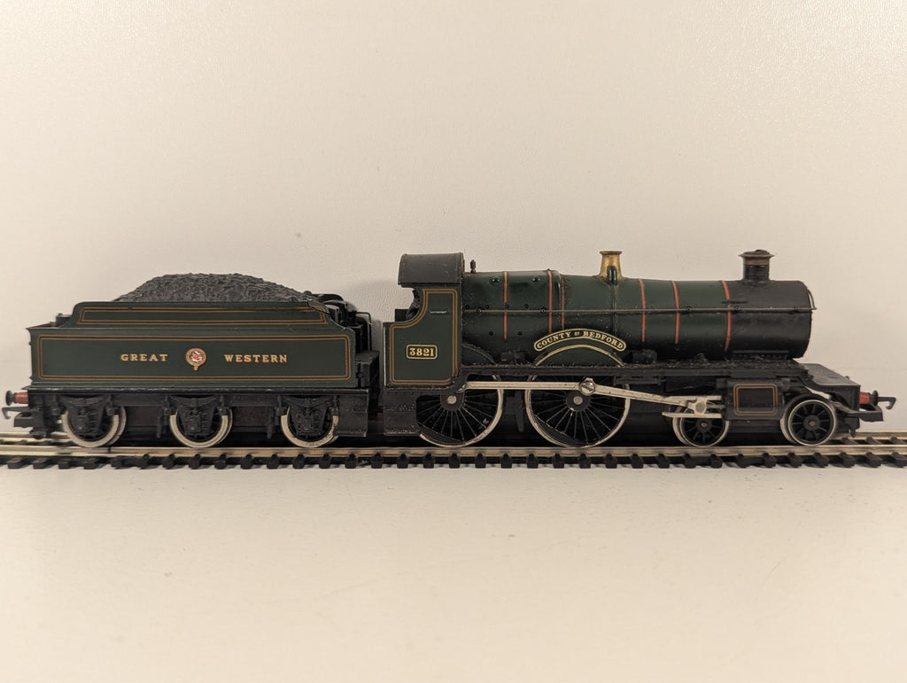 Hornby OO Gauge GWR County Class "County of Bedford" Steam Locomotive