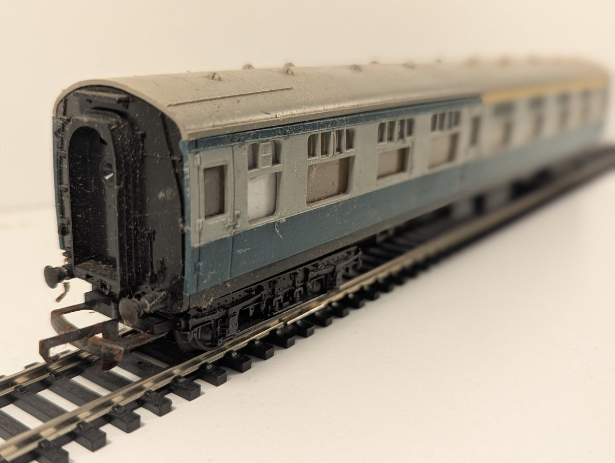 Tri-ang Hornby OO Gauge BR Mk1 Composite Coach No.15865