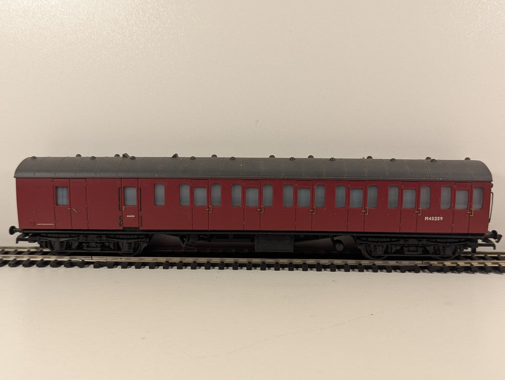 Bachmann 34-625 BR Mk1 Suburban Brake Coach in Crimson