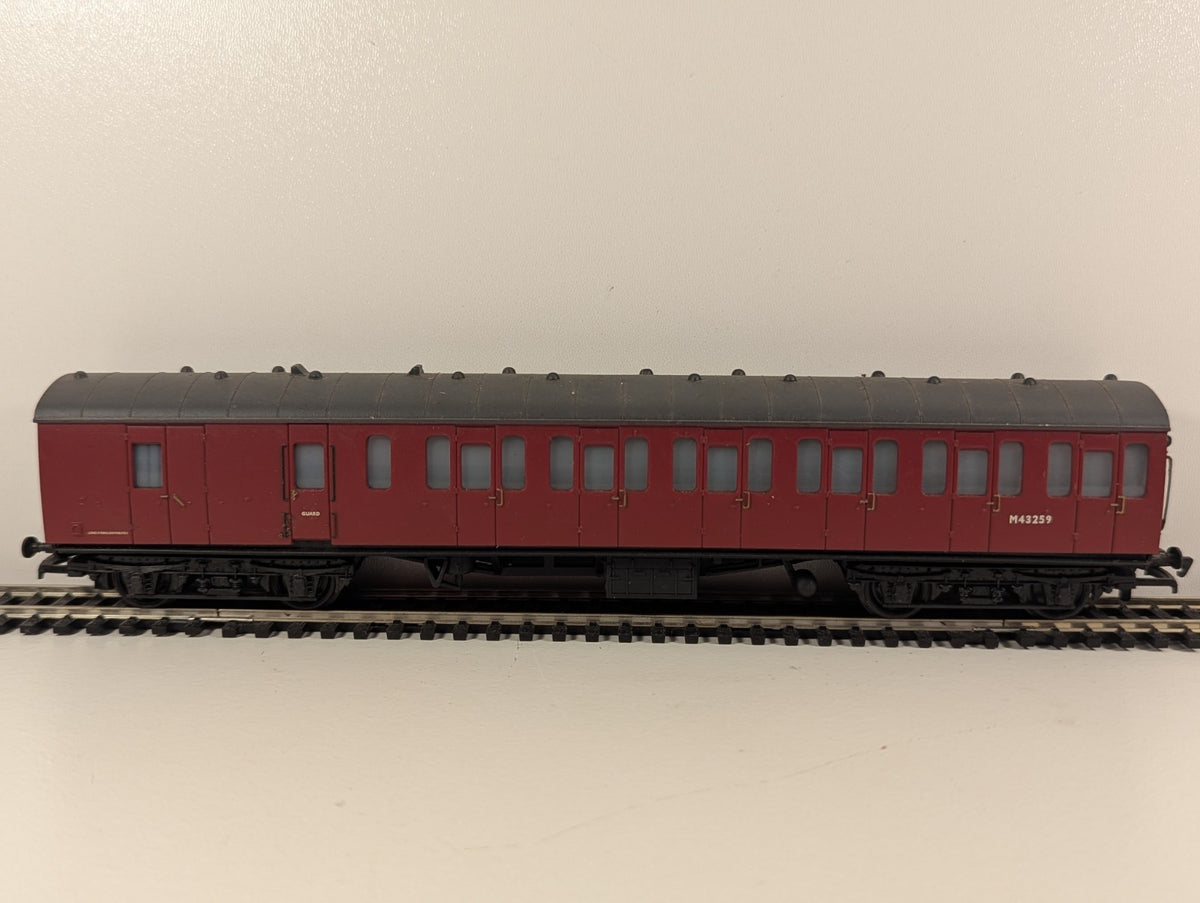 Bachmann 34-625 BR Mk1 Suburban Brake Coach in Crimson
