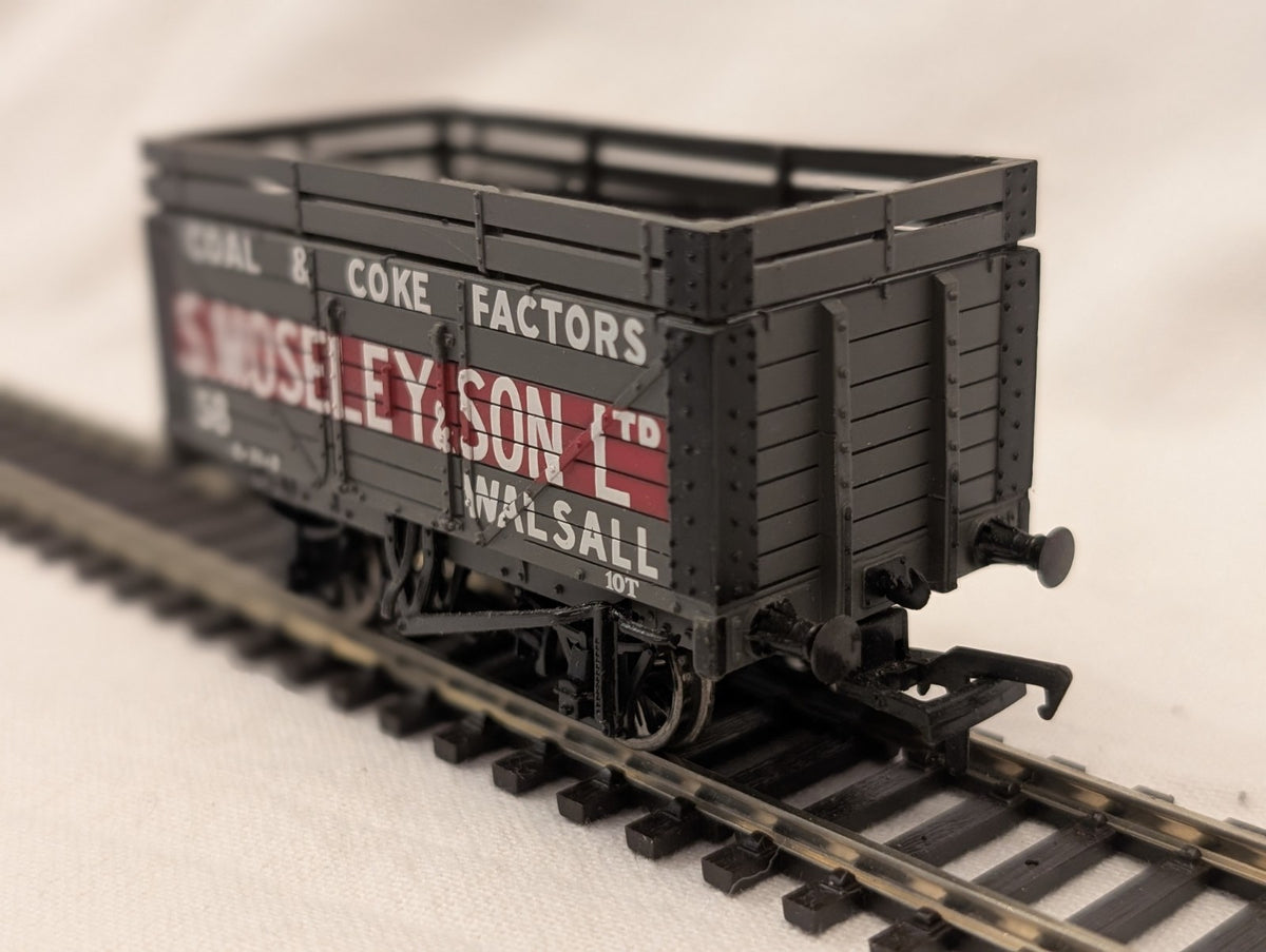 Bachmann Branchline OO Gauge 37-180 S Moseley & Son 7 Plank Wagon