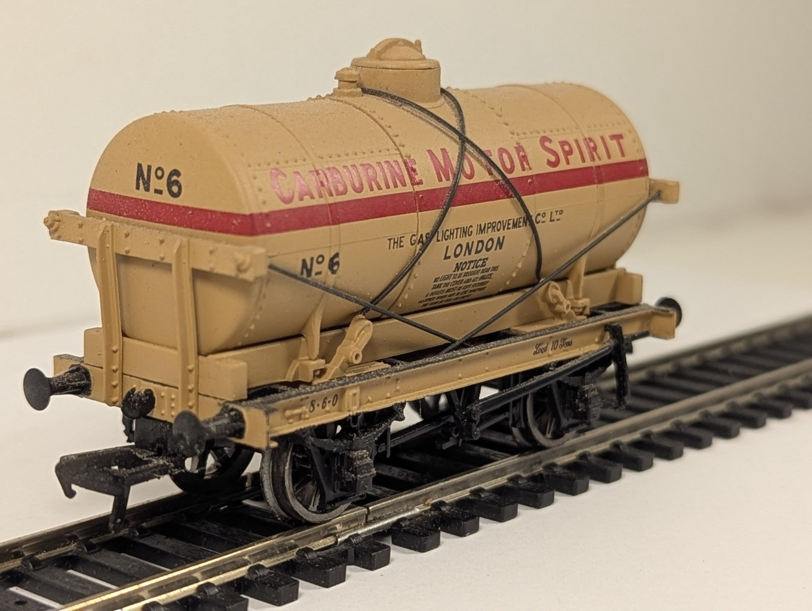 Bachmann OO Gauge 12 Ton Tank Wagon 6 Carburine Motor Spirit 37-079