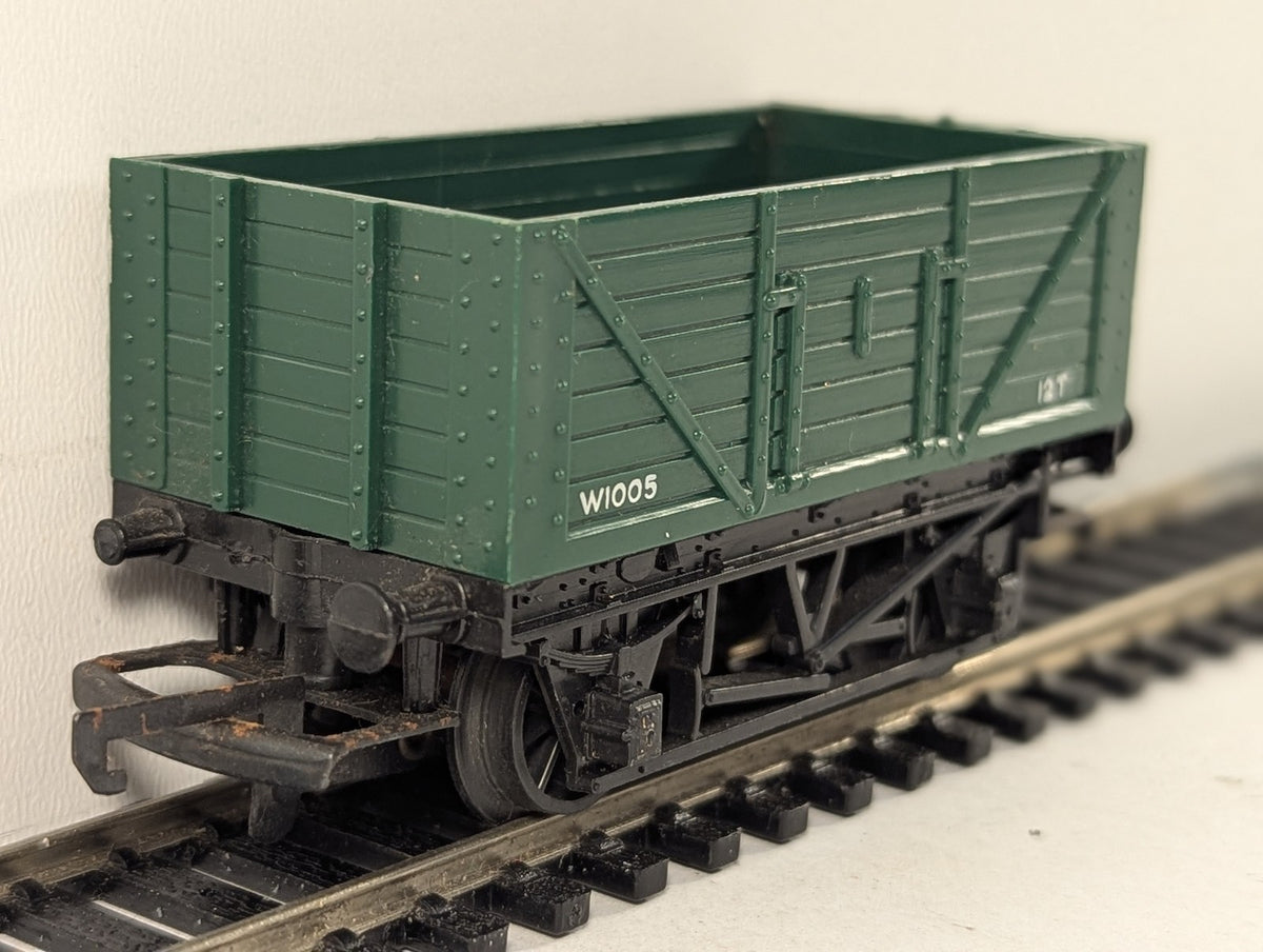 Tri-ang OO Gauge 12T 7-Plank Open Wagon Goods Wagon W1005 Green R.10