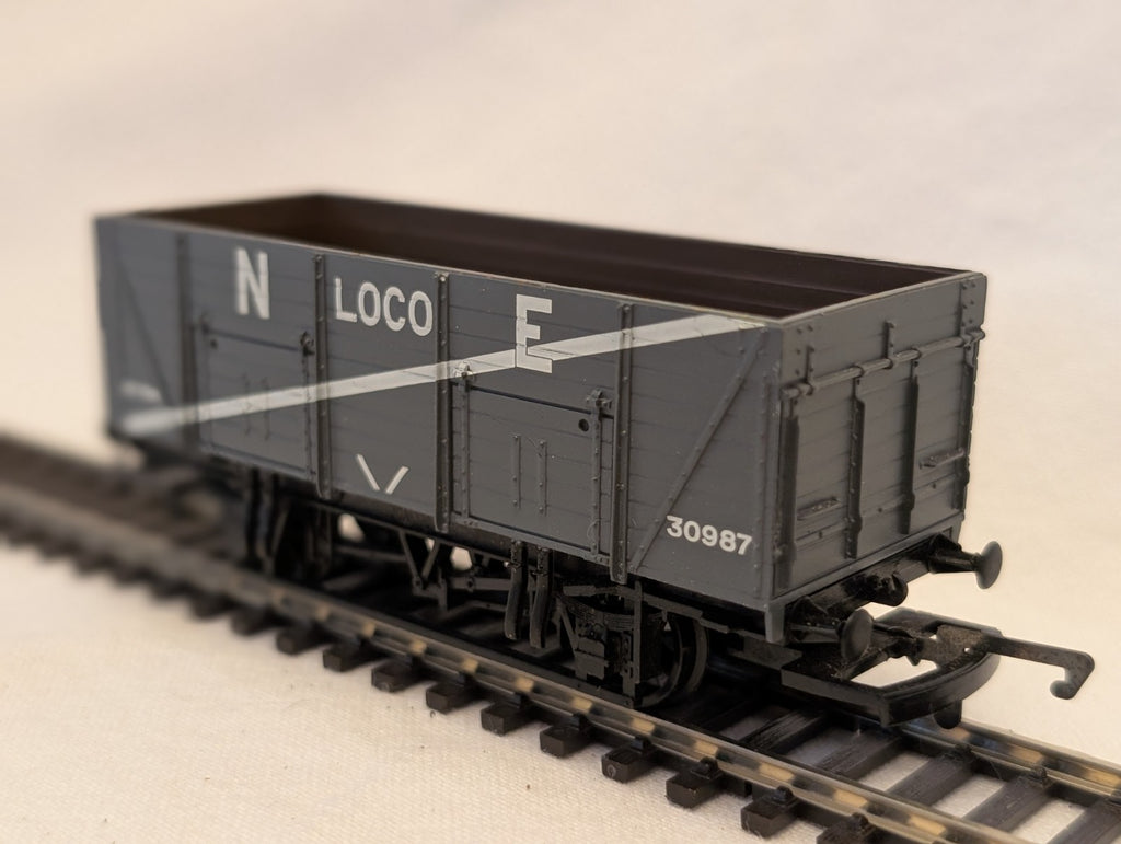 Hornby OO Gauge LNER 20 Ton Loco Coal Wagon Goods Wagon 30987 LNER