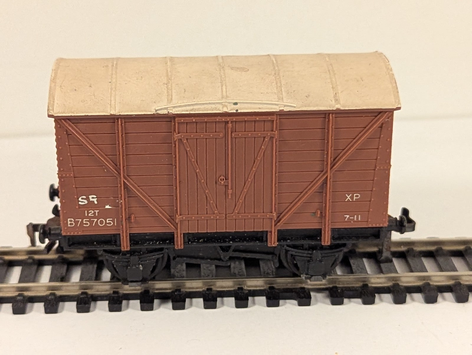 Hornby Dublo 12 Ton Ventilated Van OO Gauge