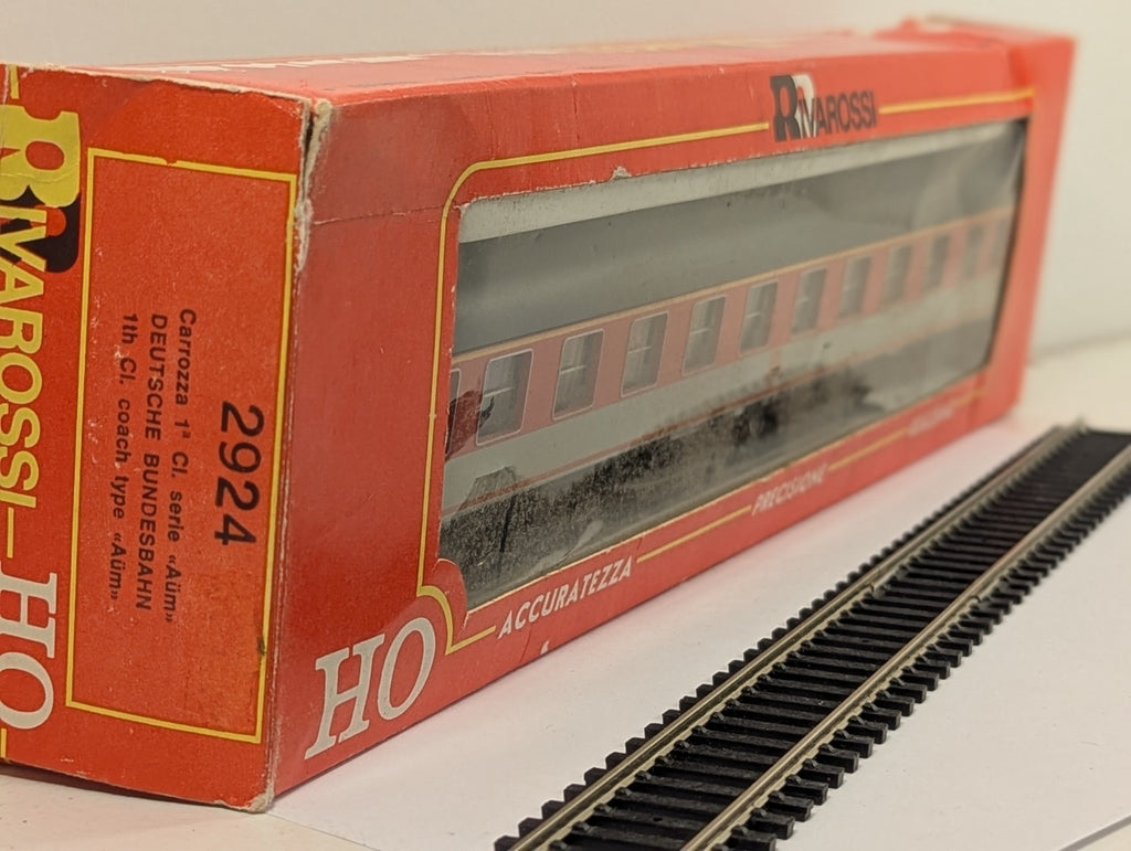 Rivarossi HO Gauge Deutsche Bundesbahn 1st Class Coach Type Aüm Passenger Coach