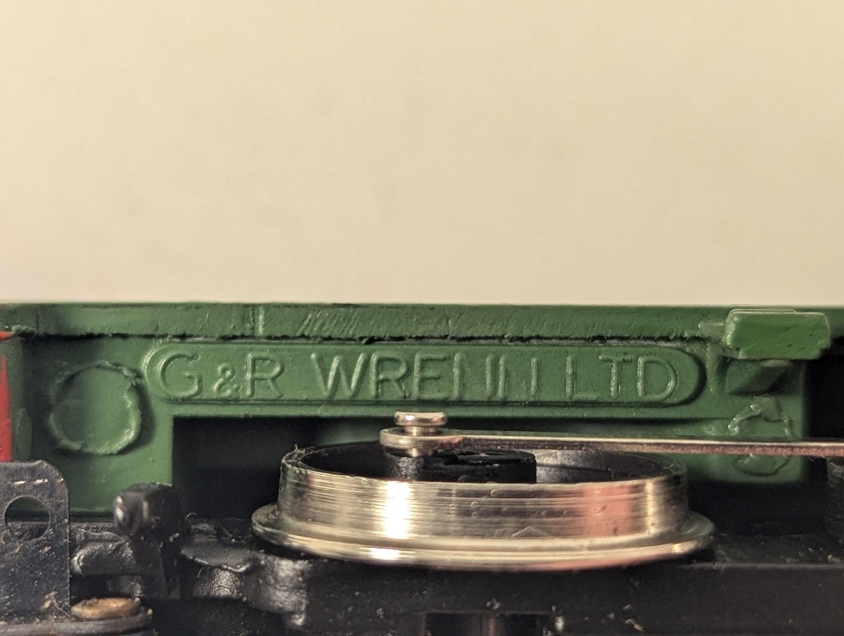 Wrenn OO Gauge Class N2 0-6-2T Steam Locomotive 9522 LNER Green W2215