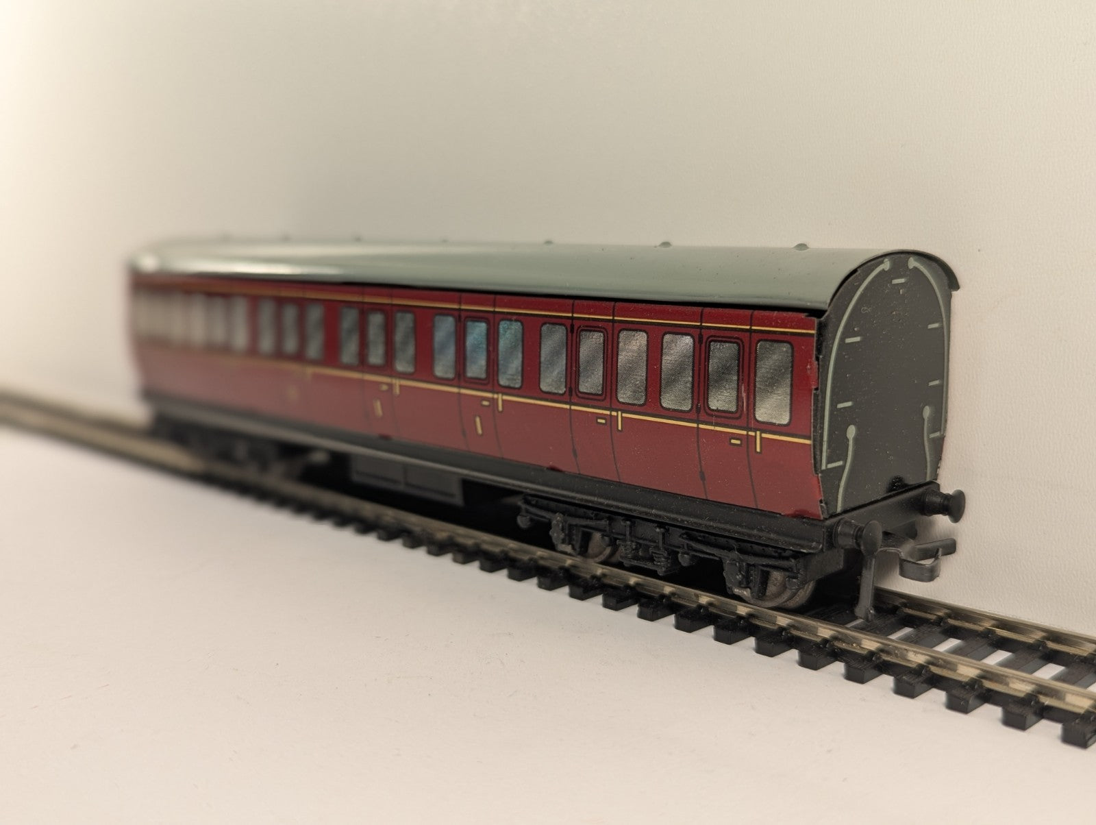Hornby-Dublo 32090 OO Gauge D13 Suburban Coach - Boxed