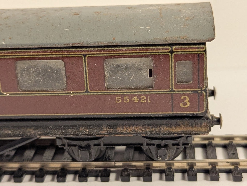 Trix Express TTR HO Gauge LMS Passenger Coach - Missing Couplings