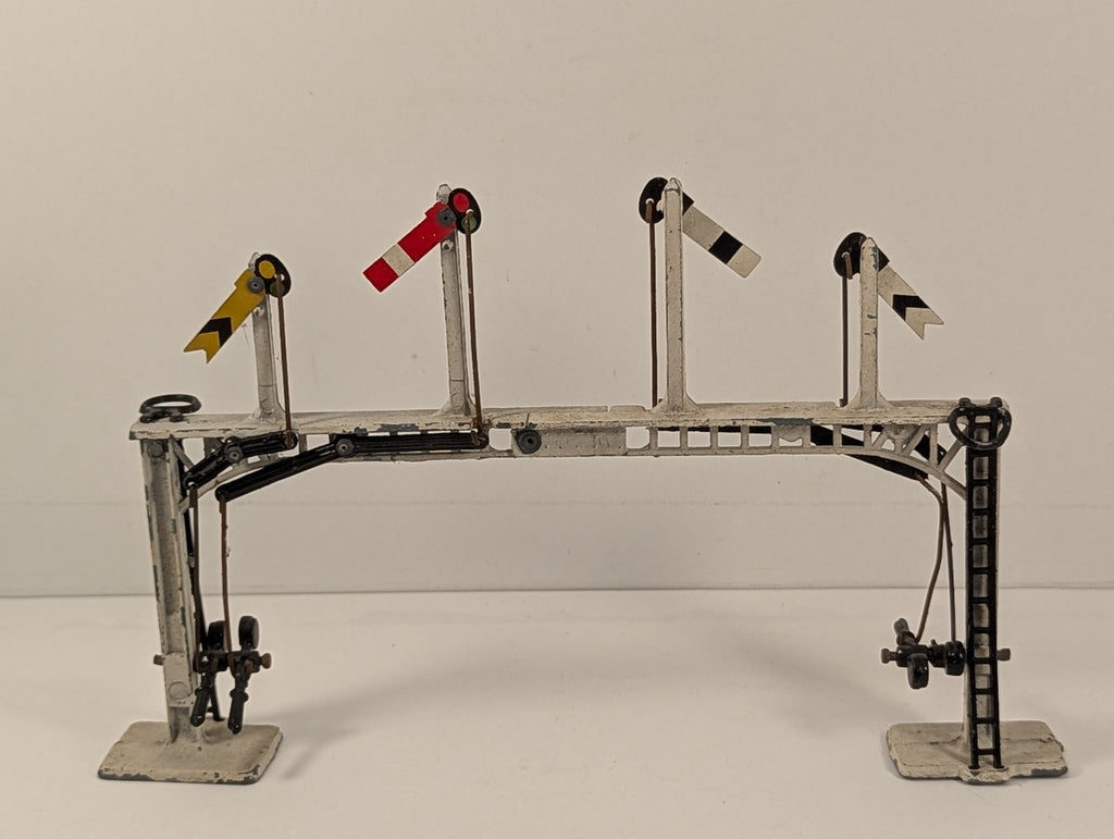 Crescent Toys OO Gauge Four Arm Signal Gantry Signals White
