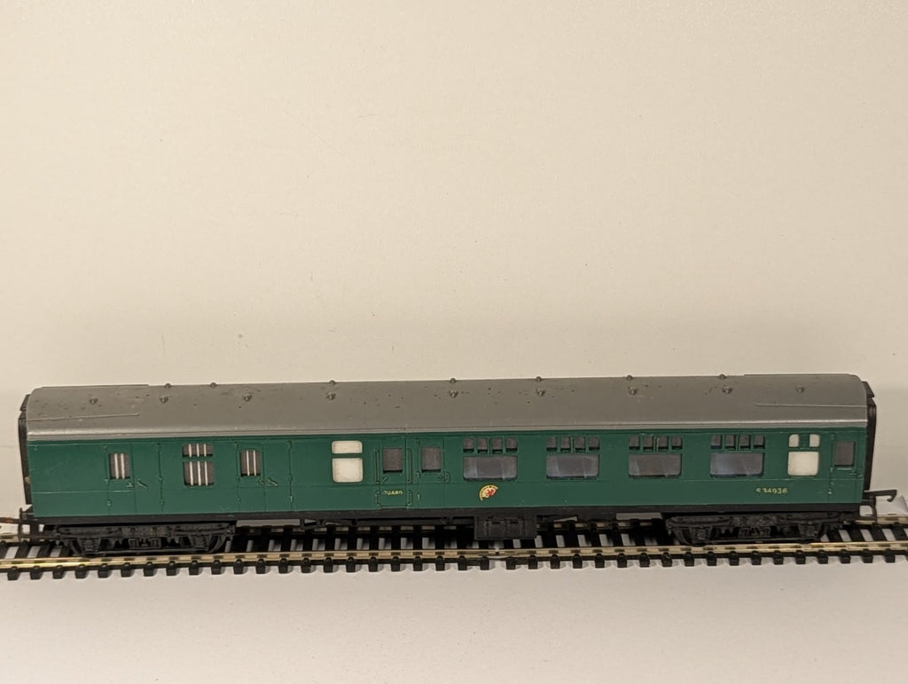 Hornby OO Gauge Maunsell Brake Composite Coach Passenger Coach