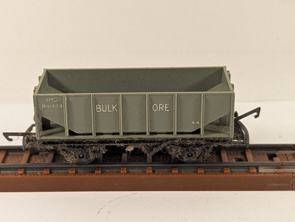 Tri-ang TT Gauge T274 21-Ton Bulk Ore Hopper Wagon
