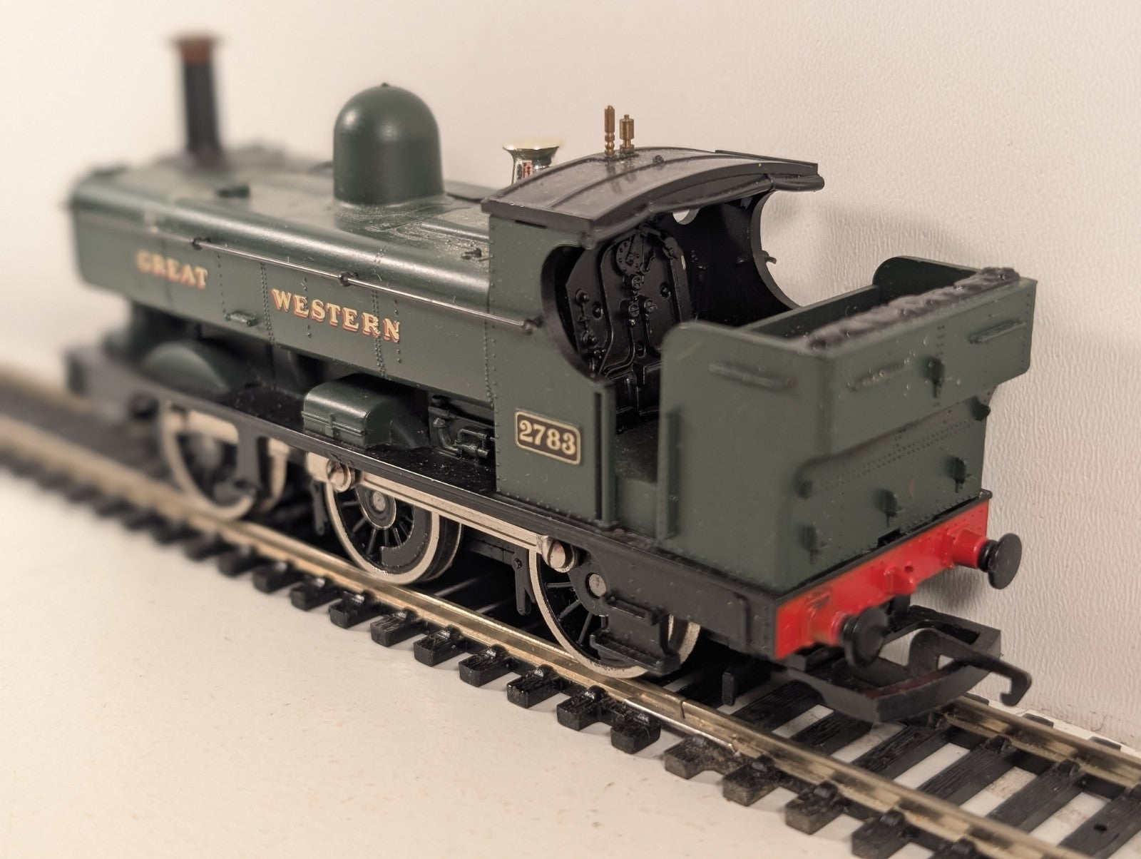 Hornby R760A OO Gauge GWR 2721 Class 0-6-0 Pannier Tank GWR Green