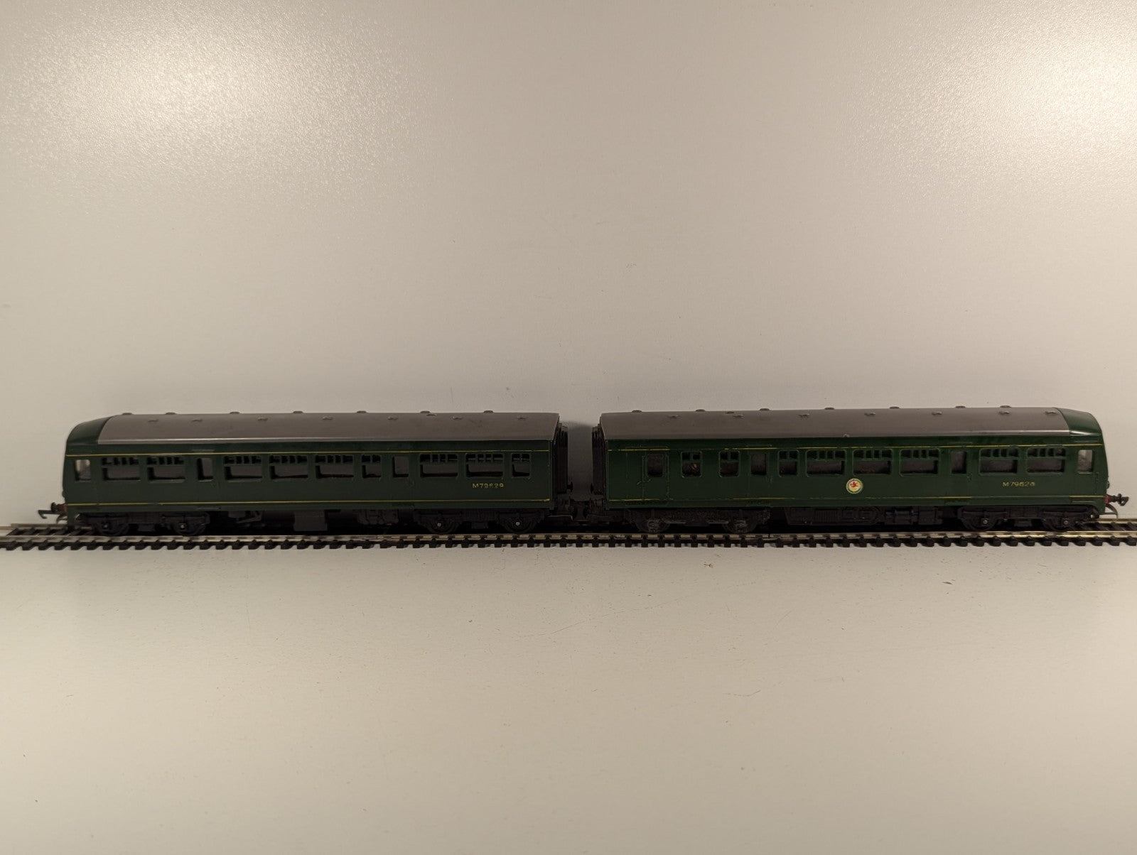 Tri-ang OO Gauge Derby Lightweight 2-Car DMU Diesel Multiple Unit