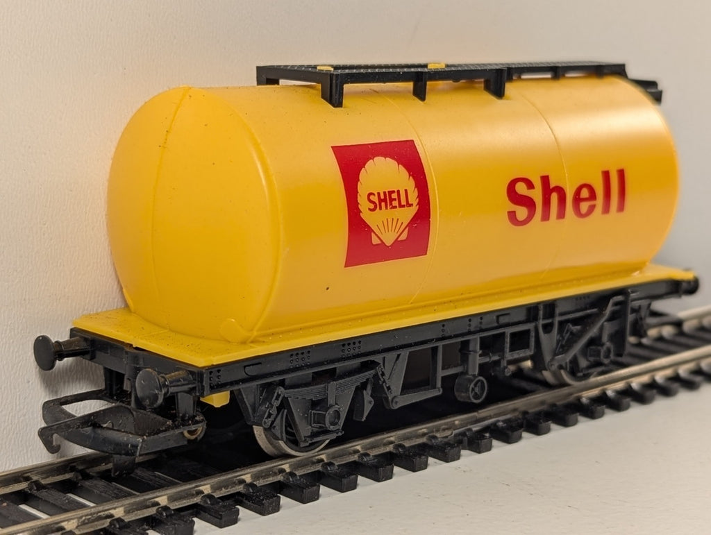 Hornby R227 OO Gauge Yellow Shell Tank Wagon Boxed