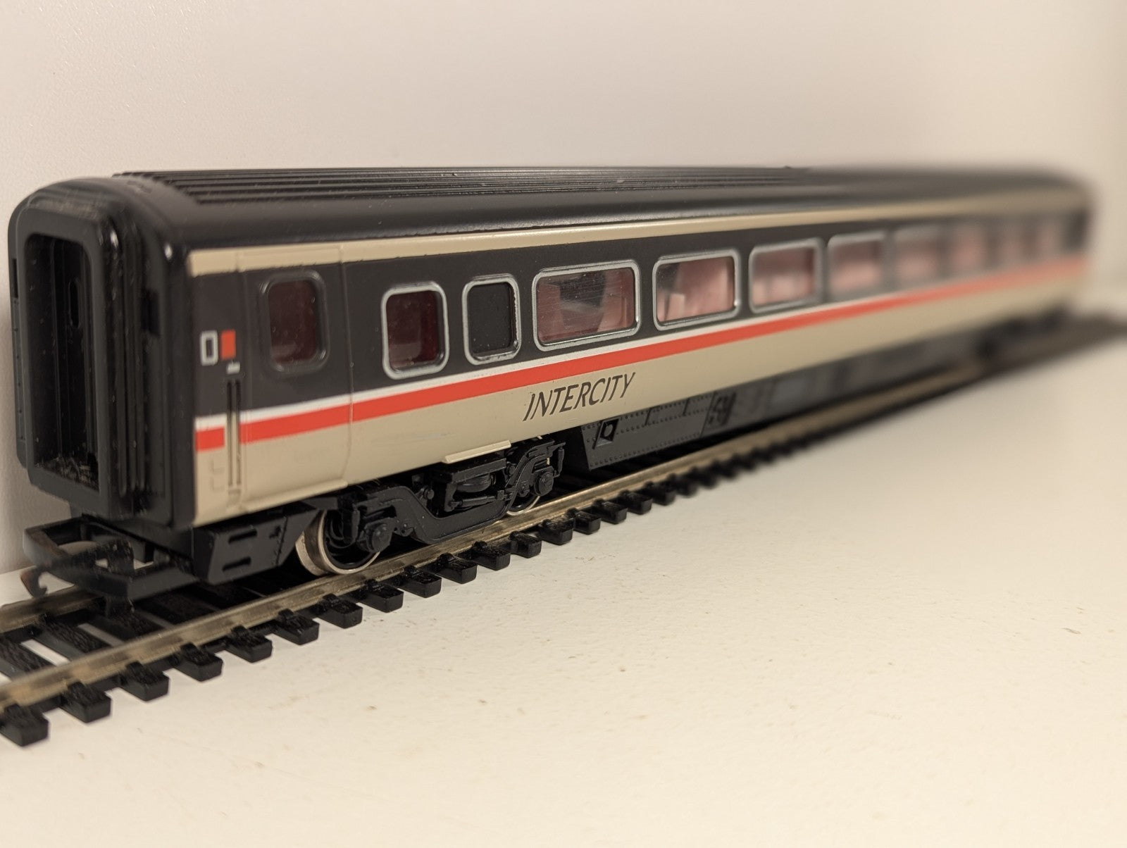 Hornby OO Gauge BR Mk4 TSO Coach No.12410