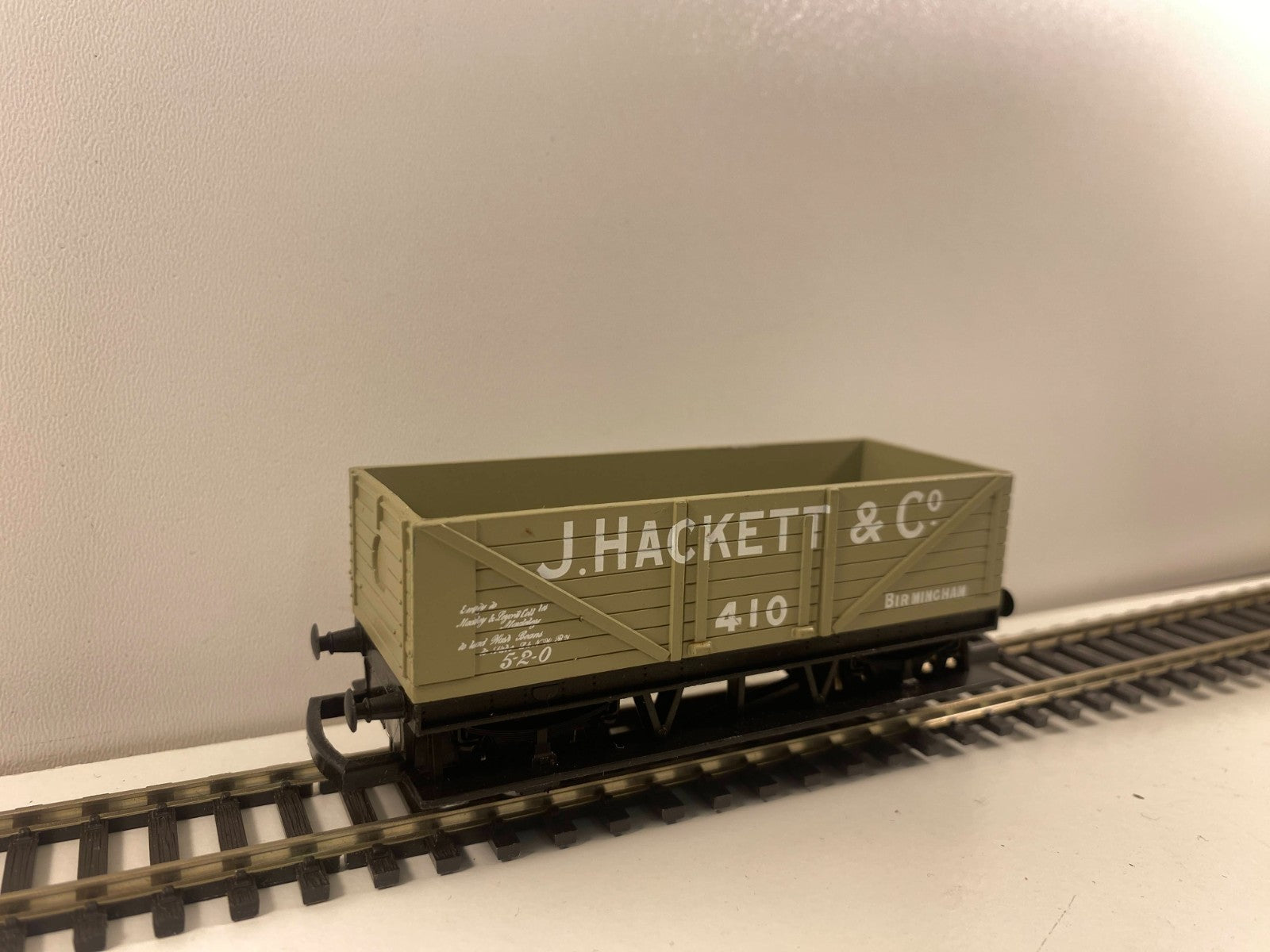 Hornby R6595 6-Plank Open Wagon “J. Hackett & Co.” – OO Gauge