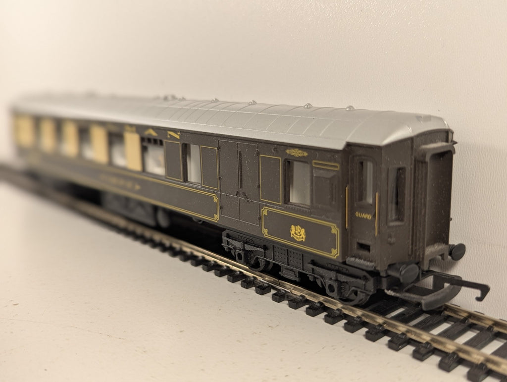 Hornby OO Gauge Pullman Brake Third Car No. 65 Coaches Pullman umber