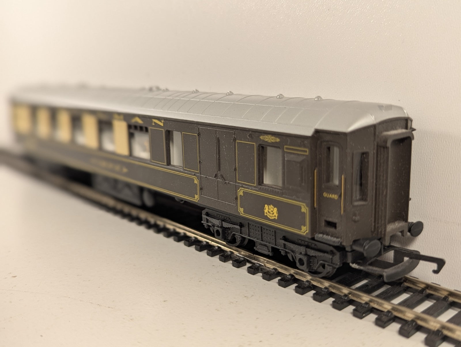 Hornby OO Gauge Pullman Brake Third Car No. 65 Coaches Pullman umber