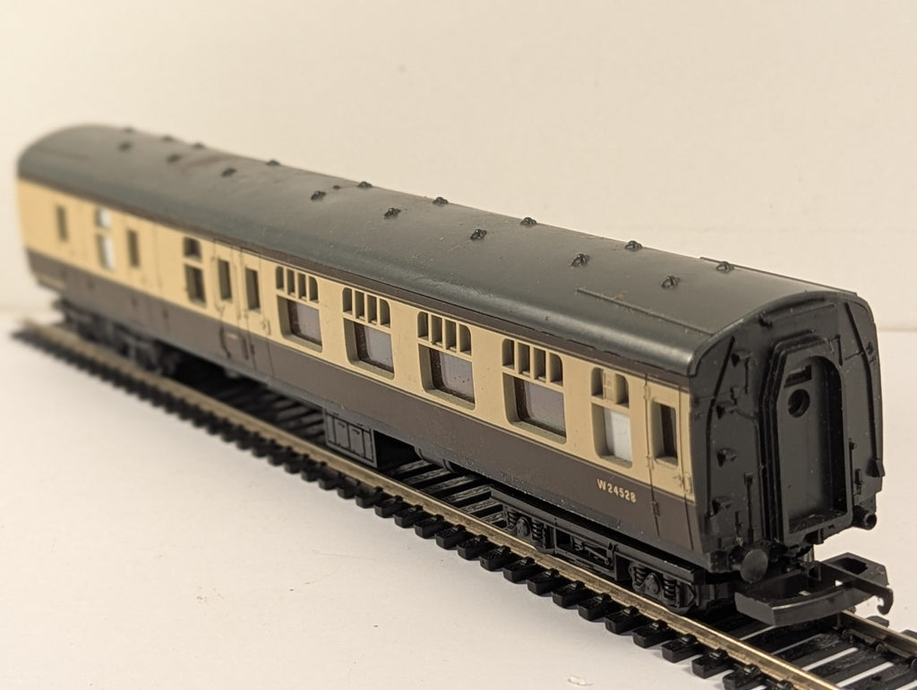 Hornby OO Gauge R430 GWR Collett Brake Third Coach W24528 BR