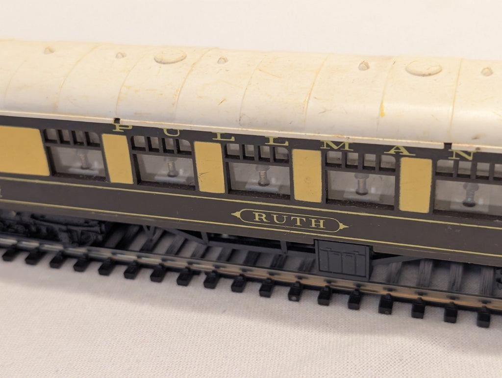 Tri-ang R228 OO Gauge Pullman Parlour Coach “Ruth”