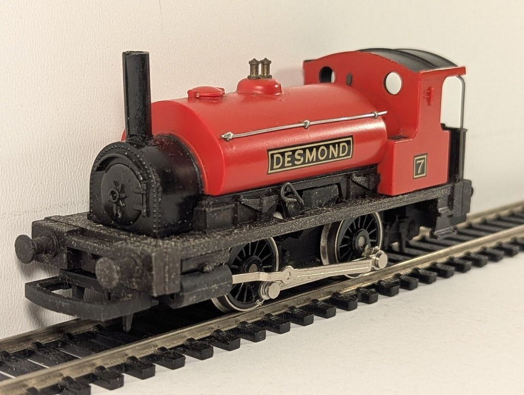Hornby OO Gauge 0-4-0 Industrial Tank Locomotive 'Desmond' Steam Locomotive 7