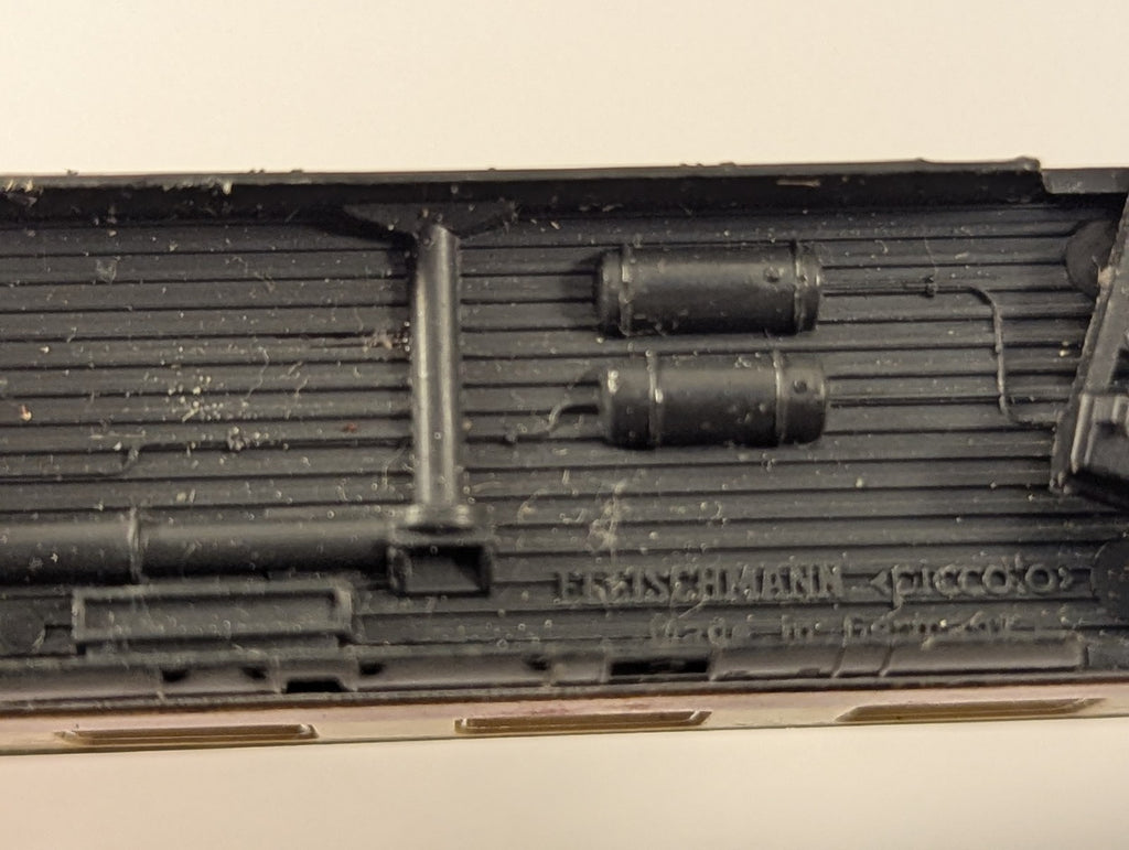 Fleischmann N Gauge DB Composite Passenger Coach