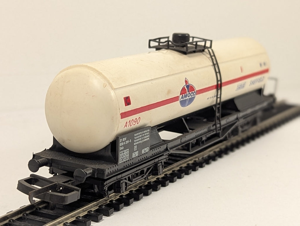 Lima OO Gauge Amoco Sheffield Bogie Tank Wagon A1090 Amoco White & Red