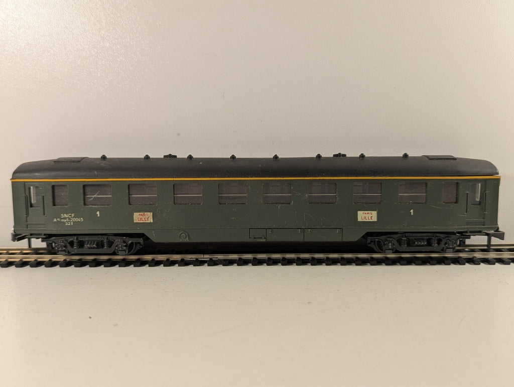 Hornby-Acho SNCF 1st Class Passenger Coach Green HO Gauge